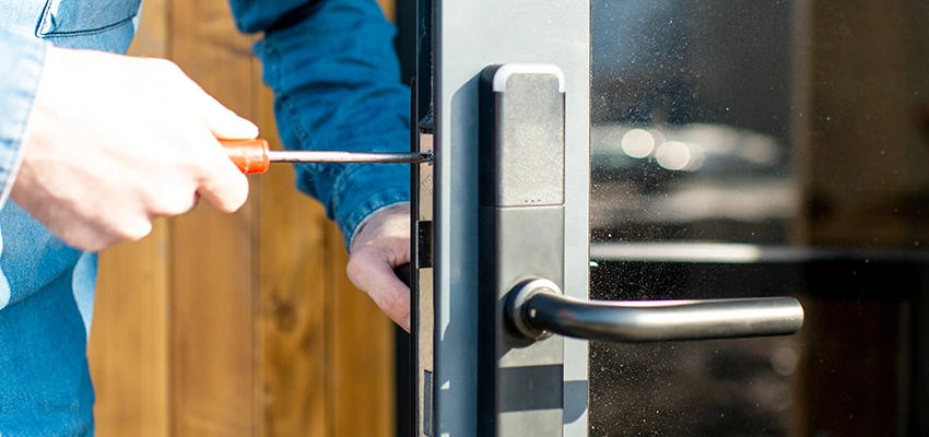 Aluminium Door Lock Replacement in Wesley Chapel, Florida